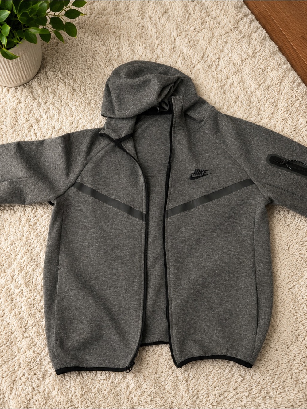 Nike Men's Dark Gray Full-Zip Performance Hoodie Jacket
